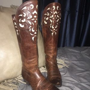 Gorgeous Tall 8.5 ARIAT Cowgirl Boots!